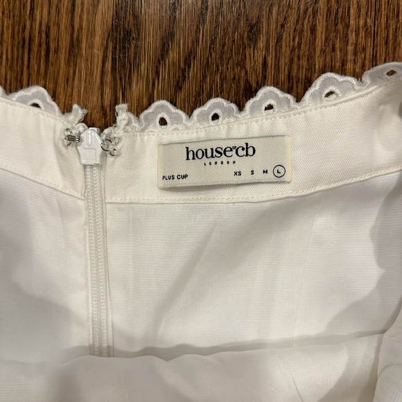 House of CB Tilly white pin tuck mini dress size large. - Picture 3 of 8